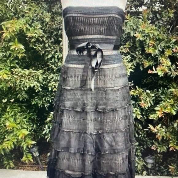 BCBG Max Azria Cocktail Party Dress - size 4 - Picture 2 of 8